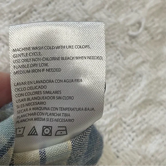 Men's Blue and Red Plaid Shirt ~ Size XL~
Business Casual - Picture 3 of 10